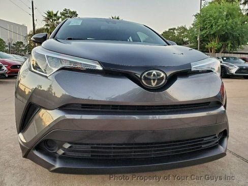 Used 2019 Toyota C-HR LE image 6