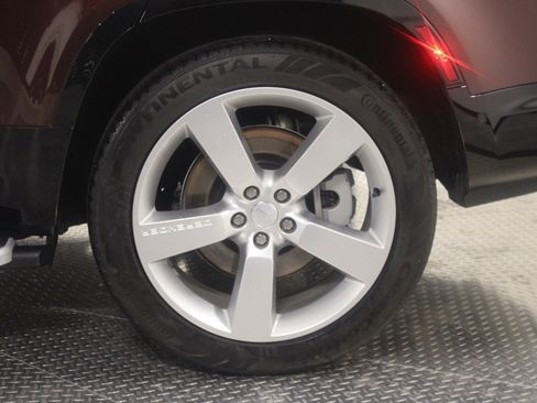 Used 2023 Land Rover Defender 130 SE image 14