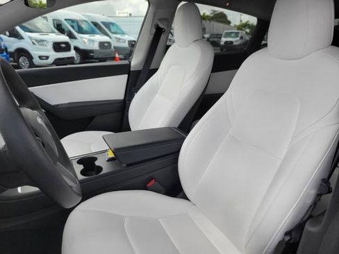 Used 2022 Tesla Model Y Performance image 18