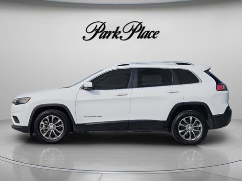 Used 2021 Jeep Cherokee Latitude Lux FWD image 2
