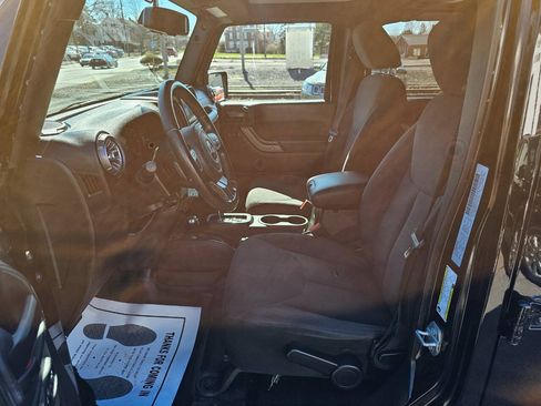 Used 2016 Jeep Wrangler Unlimited Sport w/ Quick Order Package 24S AWD/4WD image 8
