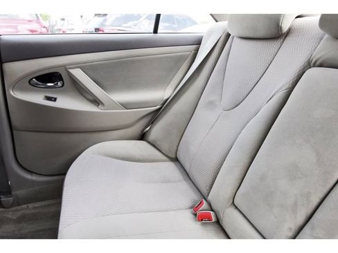 Used 2010 Toyota Camry image 11