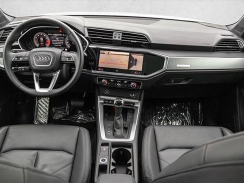 Certified 2025 Audi Q3 2.0T Premium Plus w/ Premium Plus Package image 21