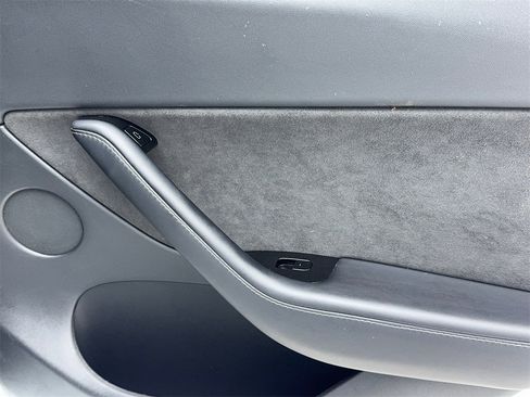 Used 2021 Tesla Model Y Long Range image 55