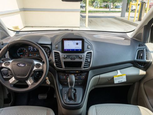 Used 2022 Ford Transit Connect XLT FWD image 5