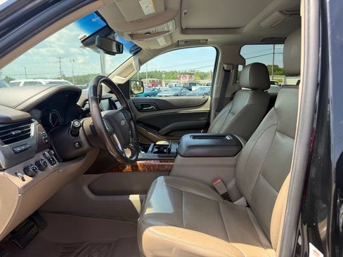 Used 2018 Chevrolet Suburban Premier AWD/4WD image 16