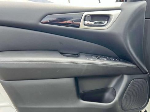 Used 2020 Nissan Pathfinder S AWD/4WD image 20