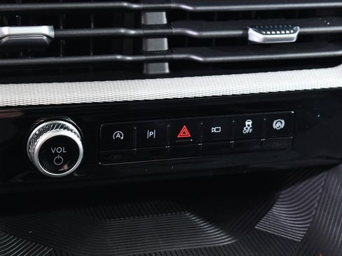 New 2025 Ford Explorer Active w/ Active Comfort Package image 30