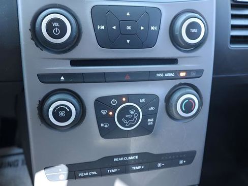 Used 2018 Ford Flex SE image 16