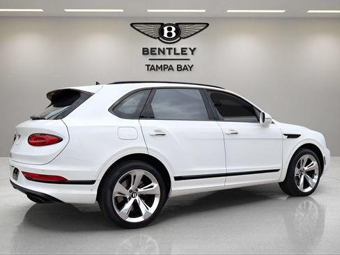 Used 2024 Bentley Bentayga AWD/4WD image 7