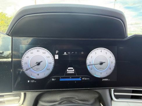 Used 2025 Hyundai Elantra Limited FWD image 32