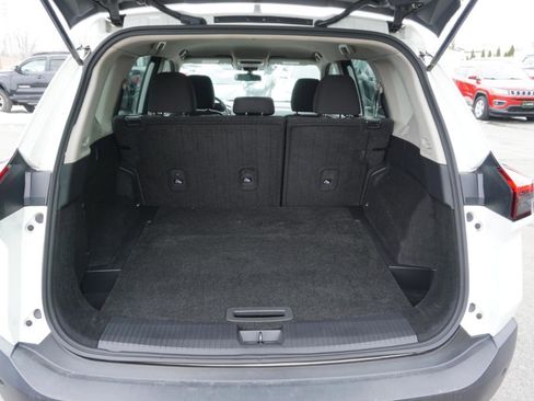 Used 2023 Nissan Rogue S image 8