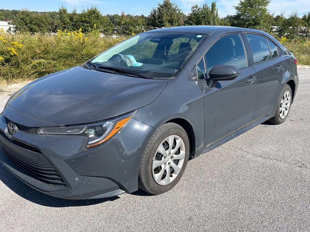 Used 2025 Toyota Corolla LE FWD image 1