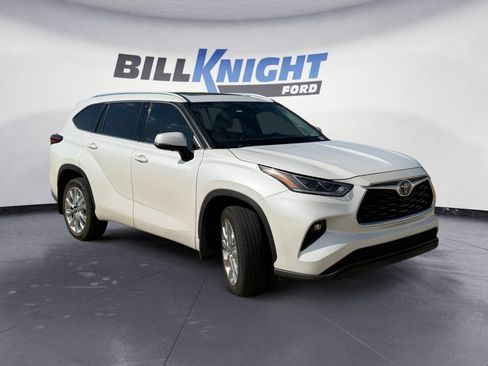 Used 2023 Toyota Highlander Limited AWD/4WD image 7