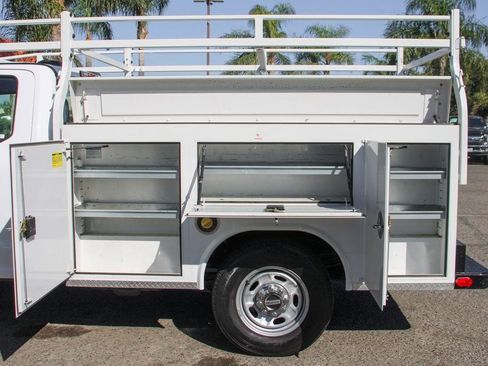 Used 2022 Ford F250 XL w/ Power Equipment Group image 6