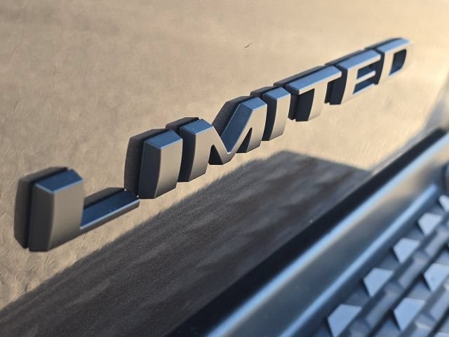 Used 2024 RAM 3500 Limited AWD/4WD image 11