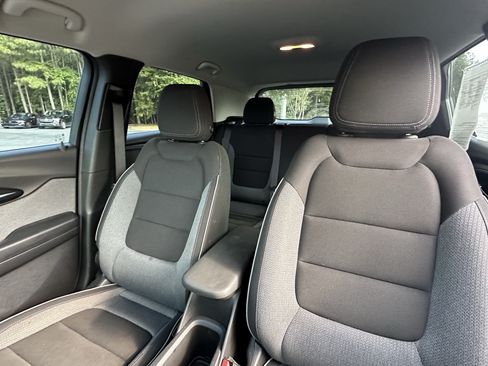 Used 2023 Chevrolet TrailBlazer LS FWD image 7