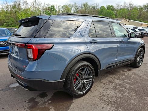 Used 2025 Ford Explorer ST AWD/4WD image 11