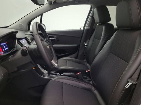 Used 2020 Chevrolet Trax LT w/ Redline Edition AWD/4WD image 17