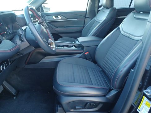 Used 2025 Ford Explorer ST-Line w/ ST-Line Street Pack image 6