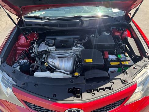Used 2014 Toyota Camry SE w/ Moonroof Package FWD image 20