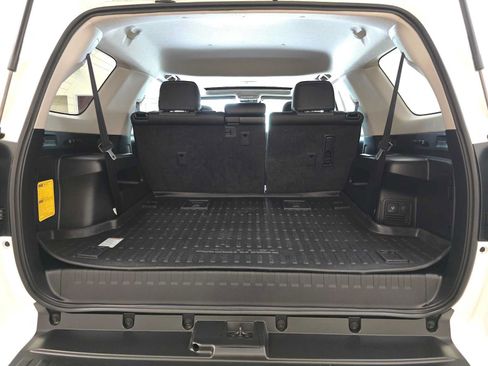 Certified 2023 Toyota 4Runner SR5 Premium w/ Moonroof Package AWD/4WD image 32