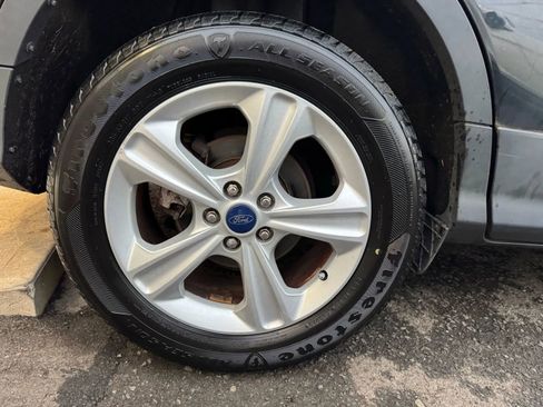 Used 2015 Ford Escape SE image 32