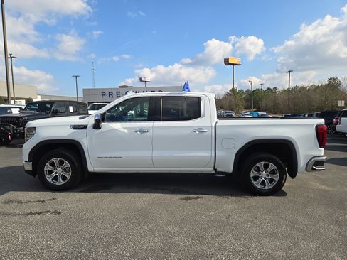 Used 2025 GMC Sierra 1500 SLT image 11