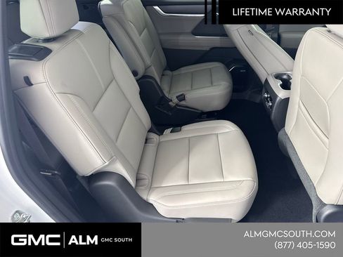 New 2026 GMC Acadia Elevation w/ Elevation Premium Package FWD image 17