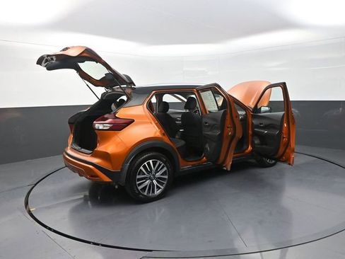 Used 2022 Nissan Kicks SV FWD image 35