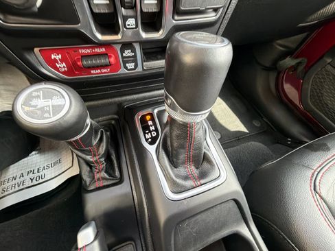 Used 2021 Jeep Gladiator Rubicon AWD/4WD image 28