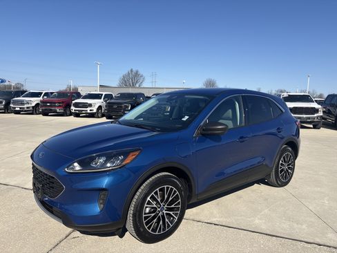 Used 2022 Ford Escape SE image 3
