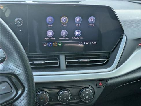 Used 2024 Chevrolet Trax RS w/ Sunroof Package FWD image 9