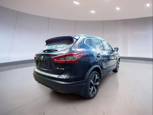 Used 2022 Nissan Rogue Sport SL w/ Premium Package image 4