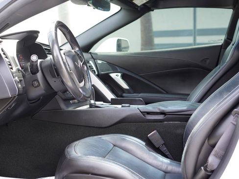 Used 2015 Chevrolet Corvette Stingray Coupe RWD image 7