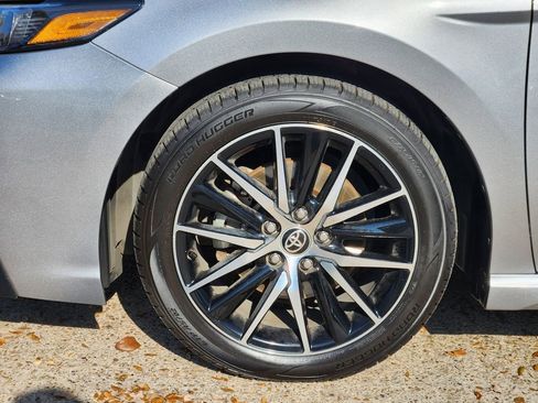 Used 2023 Toyota Camry SE image 10