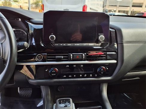 Used 2024 Nissan Pathfinder SV image 15