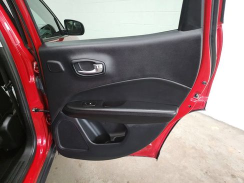 Used 2021 Jeep Compass Latitude w/ Sun and Sound Group AWD/4WD image 29