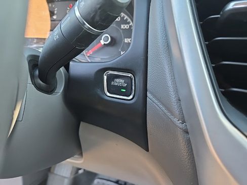 Used 2019 GMC Acadia SLE w/ LPO, Floor Liner Package image 21