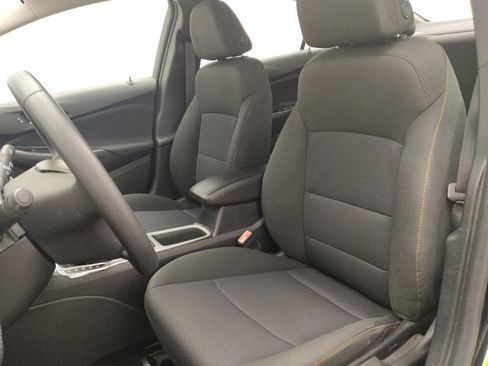 Used 2017 Chevrolet Cruze LS image 17