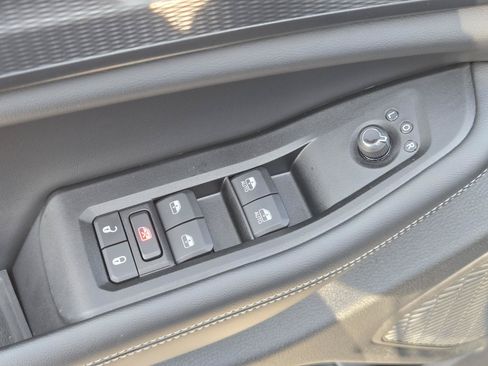 Used 2025 Jeep Grand Cherokee Laredo X RWD image 21