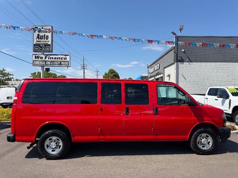 Used 2021 Chevrolet Express 3500 LS w/ Cold Climate Package RWD image 8