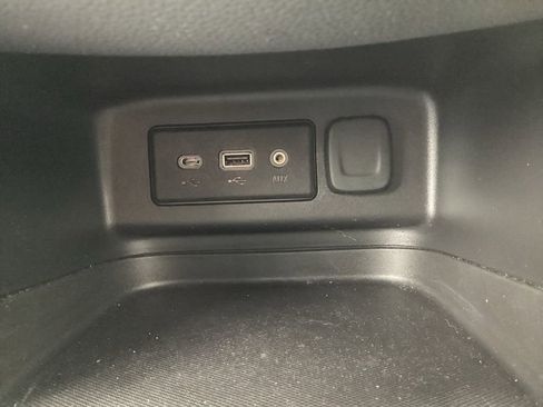 Used 2024 Chevrolet Equinox LT w/ LPO, Floor Liner Package FWD image 24