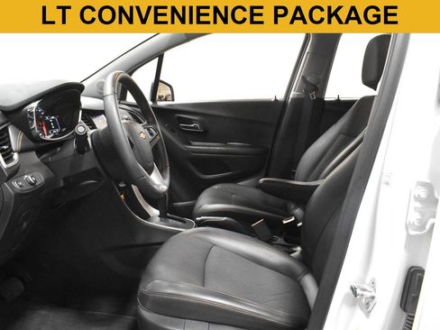 Used 2022 Chevrolet Trax LT w/ LT Convenience Package AWD/4WD image 4