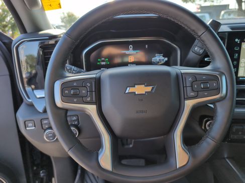 Used 2024 Chevrolet Silverado 2500 LTZ w/ LTZ Convenience Package image 20