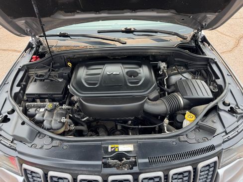 Used 2017 Jeep Grand Cherokee Trailhawk w/ Trailhawk Luxury Group AWD/4WD image 25