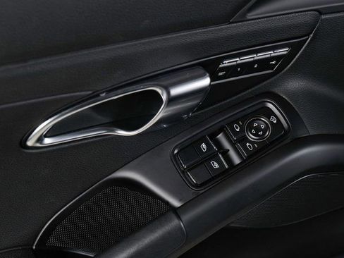 Used 2018 Porsche 718 Cayman image 22