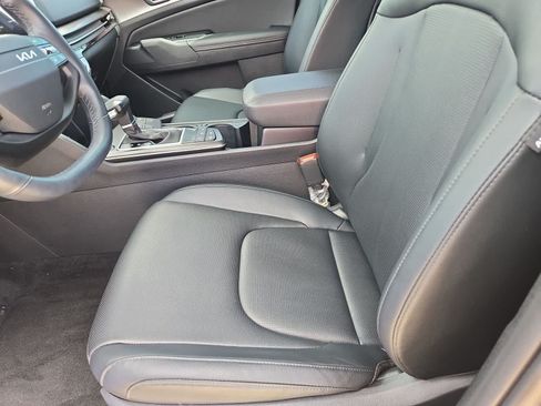 Certified 2026 Kia Sportage EX FWD image 15