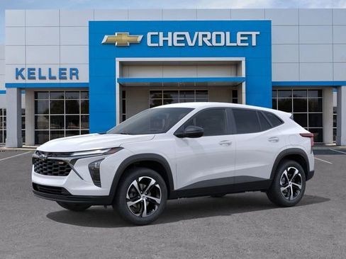 Used 2026 Chevrolet Trax RS w/ Driver Confidence Package image 2