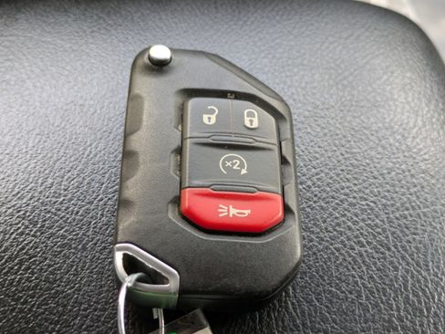 Used 2021 Jeep Wrangler Unlimited Sport image 33